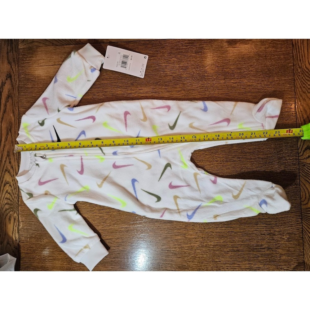 Nike Multi-Color Swoosh Baby Unisex Pajamas - 6 months NWT - Picture 4 of 4